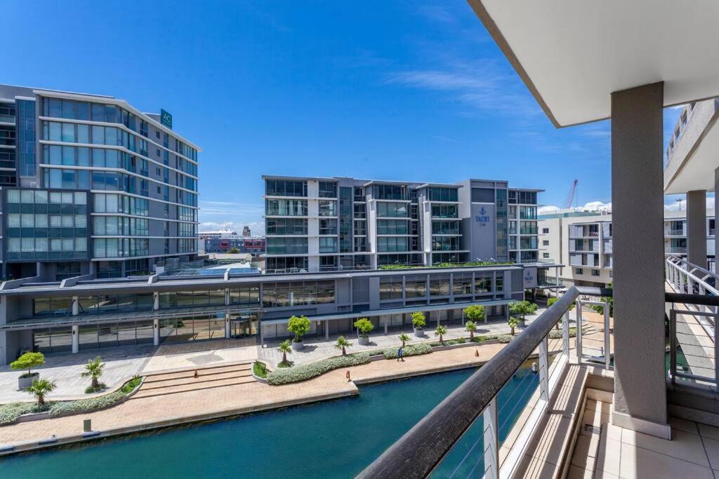 Waterfront Canal Luxury Apartment