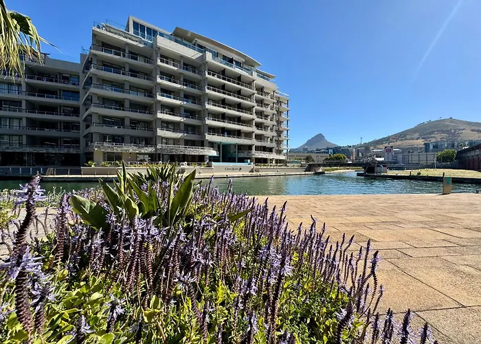 Waterfront Canal Luxury Apartment