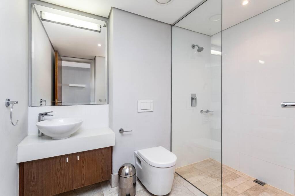 Apartment Waterfront Canal Luxury